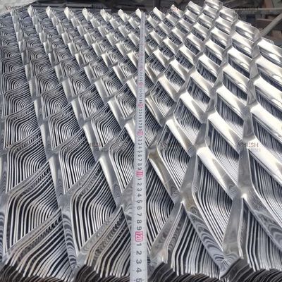 Lưới vật liệu thép mạ kẽm mở rộng Diamond Hole cho cổng hàng rào