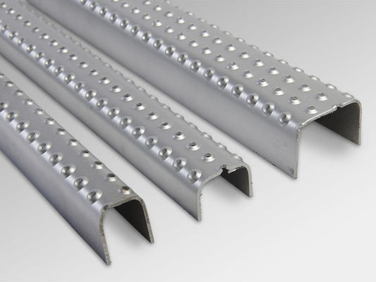Bậc thang nhôm chống trượt mạ kẽm dày 2.5mm