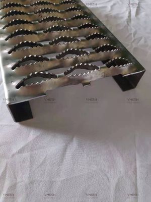 Thép galvanized kim cương Grip Grating cho đường đi an toàn công nghiệp