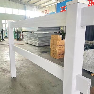 Hàng rào trang trại ngựa bằng nhựa PVC trắng - Bền bỉ & Ít bảo trì