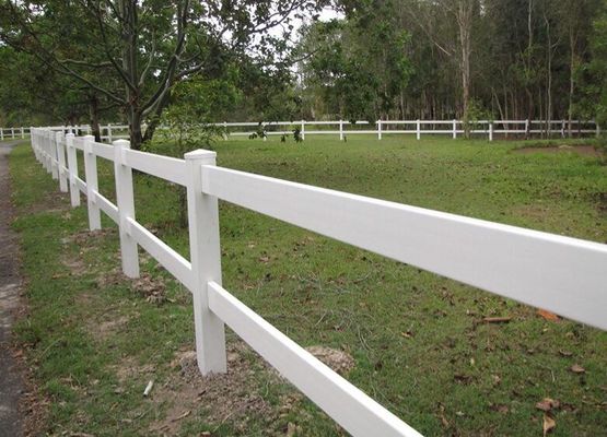 Hàng rào trang trại bằng nhựa PVC 3 thanh bền Hàng rào nhựa Hàng rào chuồng ngựa