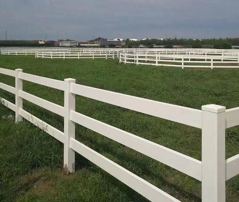 Màu trắng 3 đường ray 4 đường ray nhựa ngựa hàng rào Vinyl Farm hàng rào cho an toàn