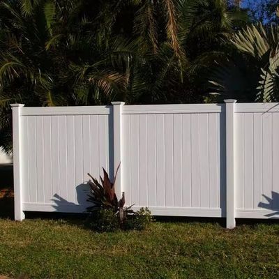 Tấm rào nhựa Vinyl Pvc trắng đẹp trang trí ngoài trời 6x8 feet