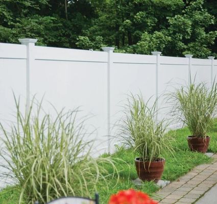 Tấm rào sân bằng nhựa PVC bảo mật hoàn toàn dễ lắp đặt