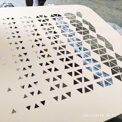 Thiết kế mới được tùy chỉnh Stainless Steel Perforated Metal Sheet cho tòa nhà bên ngoài