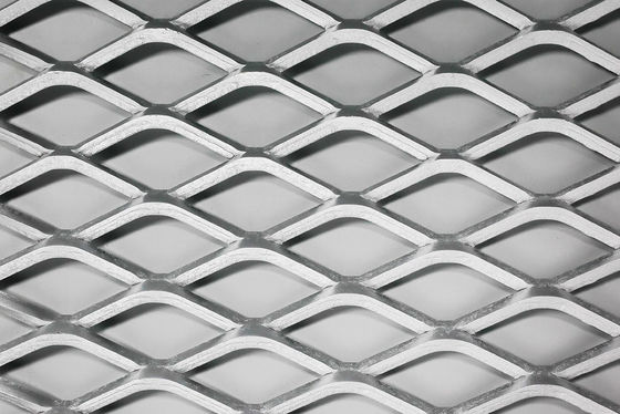 Độ dày 3 mm Sơn tĩnh điện Cửa sổ lưới kim loại mở rộng chịu lực nặng