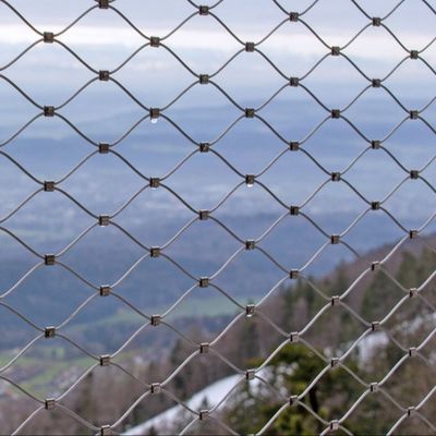 Lưới dây thừng thép không gỉ linh hoạt với hình dạng lỗ kim cương chống tia cực tím và bảo hành 10 năm cho hàng rào an toàn