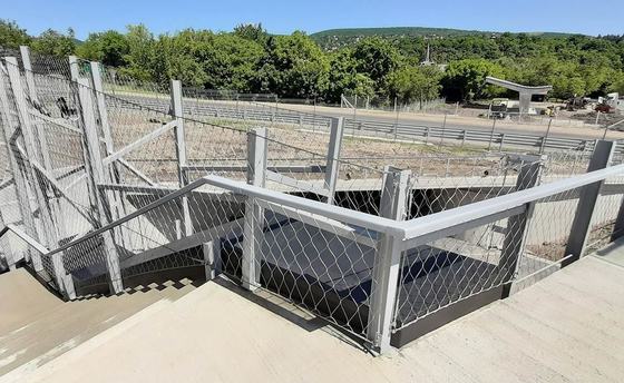 Lưới thép không gỉ mềm với góc mở mắt lưới 60° và hoàn thiện mạ kẽm được đánh bóng để bảo vệ công trình