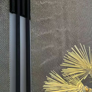 Tùy chỉnh Kích thước lỗ 6 * 6 mm Trang trí thác nước Tường chia lưới