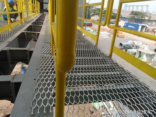 Lưới kim loại dập nổi hình kim cương nâng cao bằng thép nhẹ chịu tải nặng