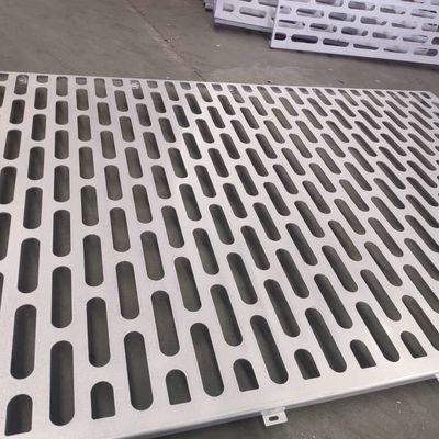 Bảng kim loại lỗ nhôm đen cho tường rèm 1,8mm