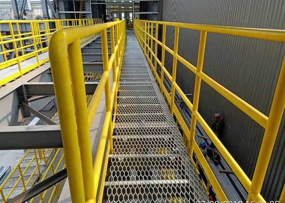 Lưới kim loại dập nổi hình kim cương nâng cao bằng thép nhẹ chịu tải nặng