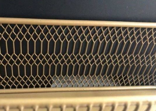 4feet * 8feet Thép carbon mạ kẽm nhúng nóng Kim loại mở rộng Lưới Gothic trang trí