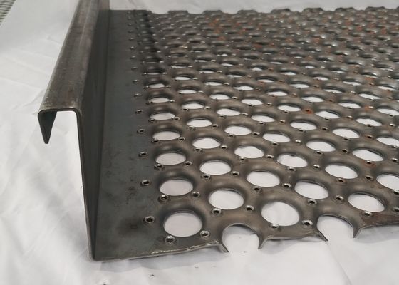 Kênh lối đi bộ bằng lưới an toàn Grip Strut mạ kẽm nhúng nóng, sâu 5 inch