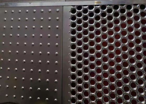 Lối đi an toàn Tấm grating thép 2 mũi đóng mái tôn mạ kẽm