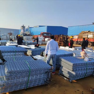 Lưới kim loại dập nổi hình kim cương nâng cao bằng thép nhẹ chịu tải nặng