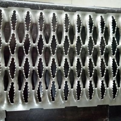 Thép kẽm chống trượt an toàn Grating kim cương lỗ đường đi bàn