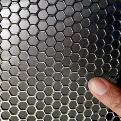 Thiết kế tùy chỉnh thép không gỉ lỗ tròn lỗ hình lục giác tấm đục cho hộp loa