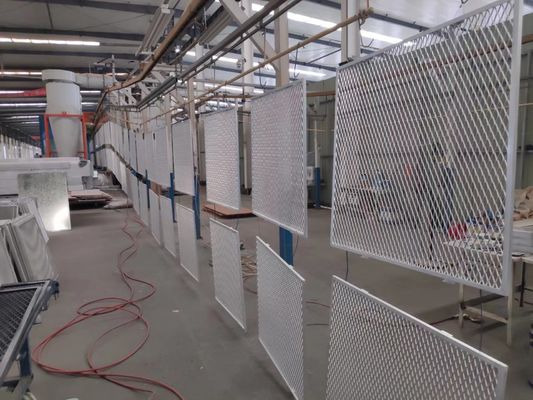 sơn tĩnh điện màu trắng lưới kim loại mở rộng cho mặt tiền tường