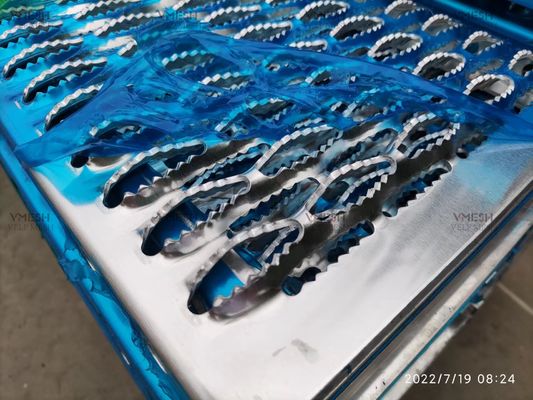 12 Máy đo 14 Máy đo Nhôm 1060 kim loại lỗ kim cương lối đi lưới an toàn