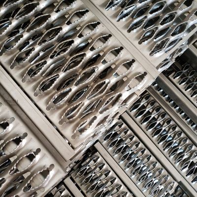 Độ dày 2.0-4.0mm Grip Strut Plank Grating Diamond Plank Grating Chống trượt