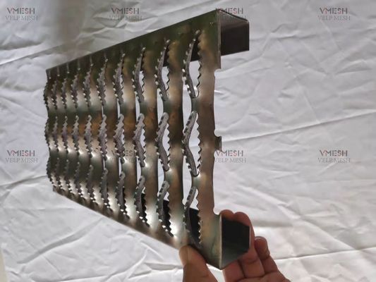 Tấm kim loại đục lỗ chống trượt Đường đi bộ Grip Strut Lưới an toàn 2.0-4.0mm