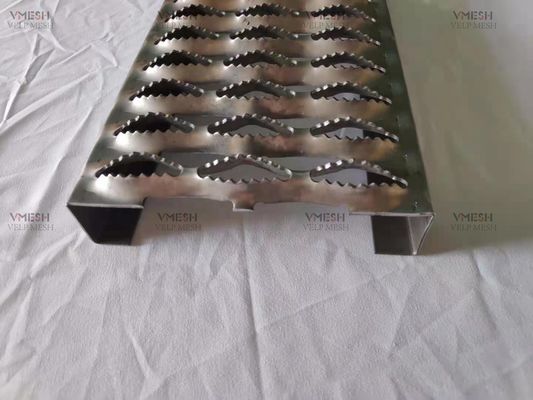 Đường đi bộ bằng lưới kim loại có răng cưa bằng nhôm 300mm không rỉ sét