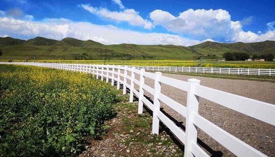Thiết kế 3 ray màu trắng ổn định Hàng rào PVC Nhựa Vinyl Ranch Paddock Hàng rào ngựa