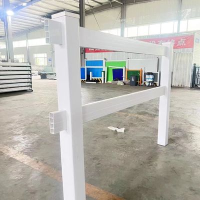 Hàng rào dây hàn chống ăn mòn Pvc nhựa Vinyl tráng trong trang trại ngựa Paddock