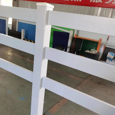 Lạnh màu trắng Vinyl hàng rào ngựa 3 đường ray ngựa PVC hàng rào nông trại