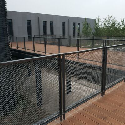 Sơn tĩnh điện mạ kẽm Lưới kim loại mở rộng cho hàng rào an toàn ngoài trời