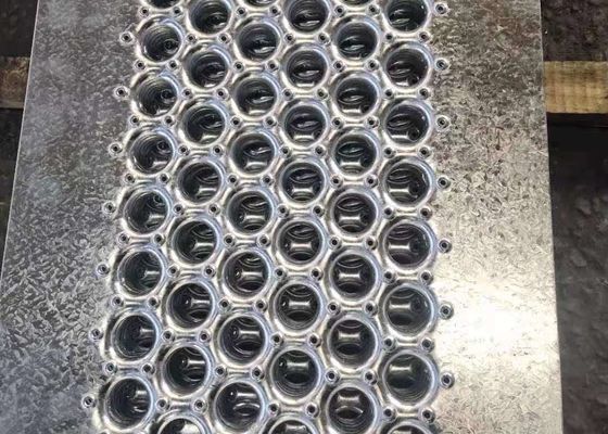 Tấm lưới nhôm 3.0mm 3,5mm cho lối đi bằng năng lượng mặt trời trên mái nhà