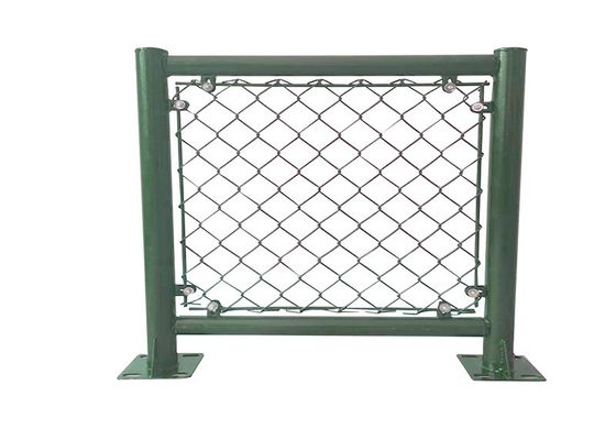 Màu xanh lá cây đen 6 Ft Hàng rào liên kết chuỗi mạ kẽm 2.0mm 2.5mm Hàng rào dây lốc xoáy