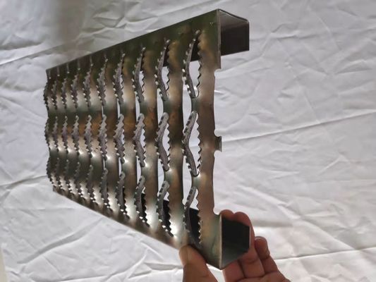 Máng công nghiệp Lưới an toàn Kim cương Cầu thang bằng kim loại nhôm Treads chống trượt